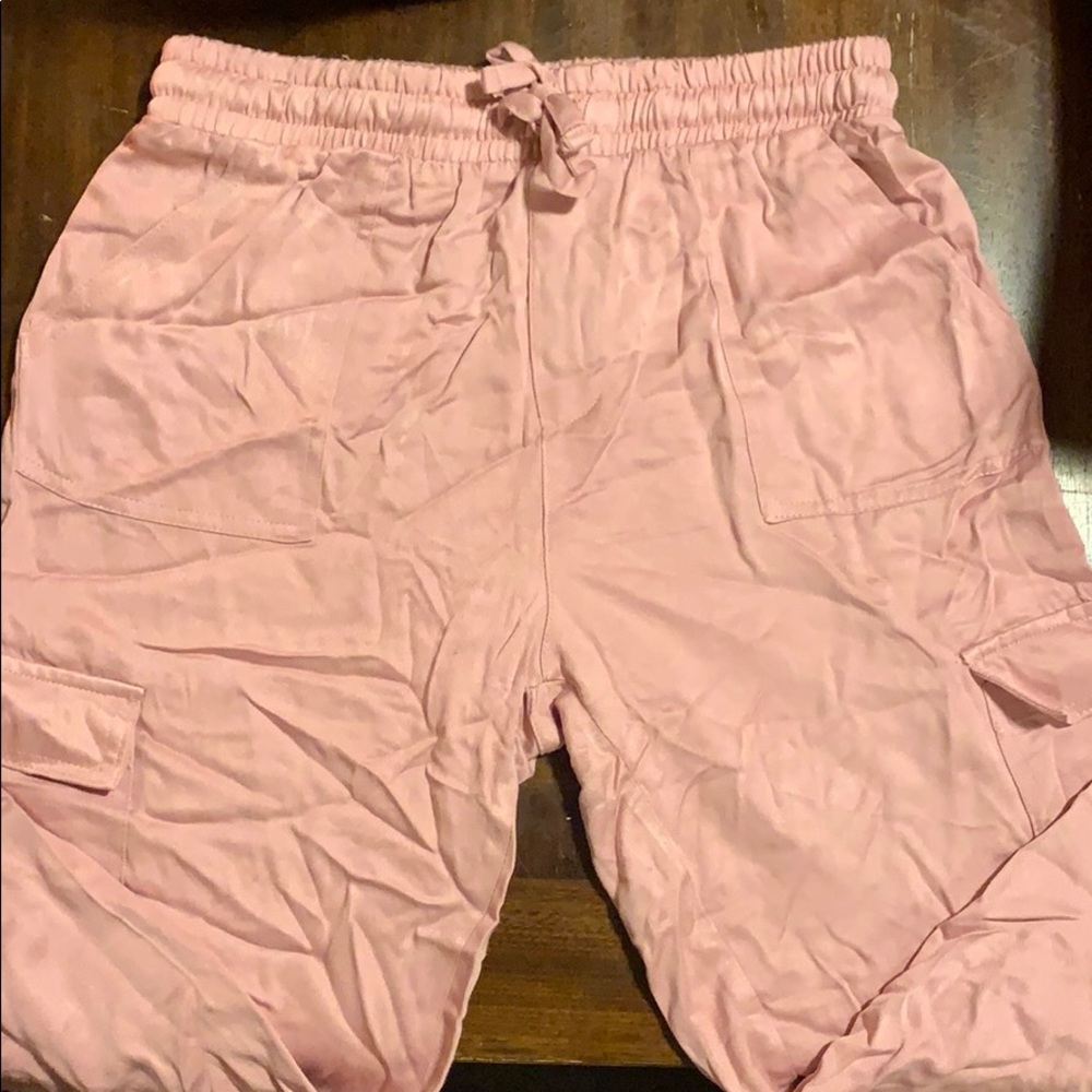 Revamped MM NWOT cargo Capri joggers.